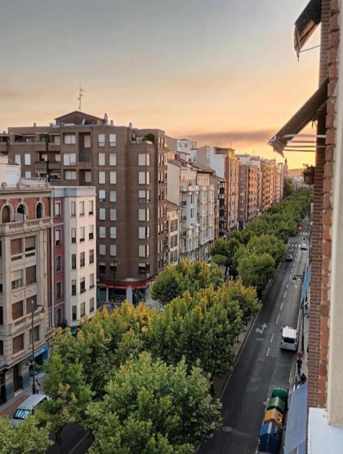 Апартаменти La Puerta Al Centro De Logrono Vino Crianza Y Desayuno Incluidos Екстер'єр фото